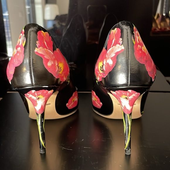 Dolce & Gabbana leather pump. - Picture 3 of 6
